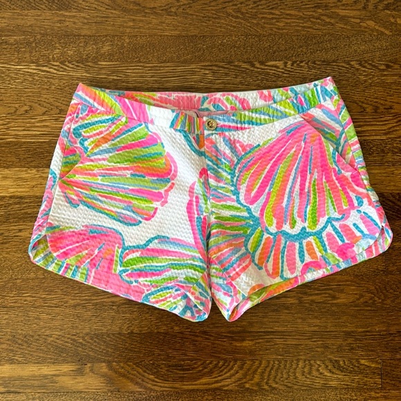 Lilly Pulitzer Pants - Lilly Pulitzer Adie Resort White Shellebrate Textured Shell Print Shorts Sz 0